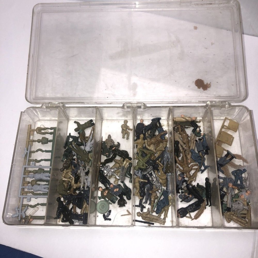 Huge Airfix 1/72 figures lot With Storage. Mixed Lot Of Troops. Army Men Mixed